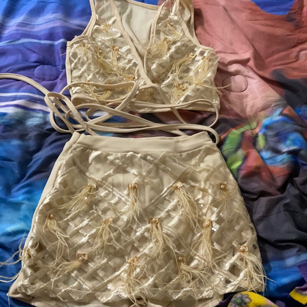 Size small, nude color party set!